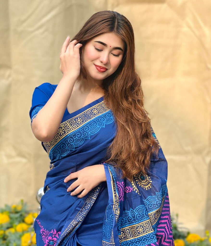মেহের হ্যান্ড ব্লক এন্ড এমব্রয়ডারী শাড়ী (নেভী ব্লু)